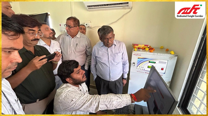 DFCCIL Director inspects New Makarpura station